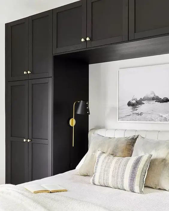 Chic Bedroom Cabinets: Modern Designs for Cozy Spaces