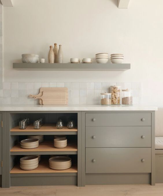 Minimalist Kitchen Cabinets: Sleek Storage & Design Elegance