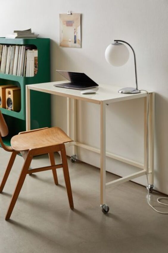 Dorm Desk Designs: Maximize Style & Space in College Rooms
