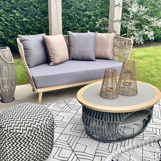 Create Your Dreamy Small Outdoor Lounge Area - Top Trendy Ideas & Designs