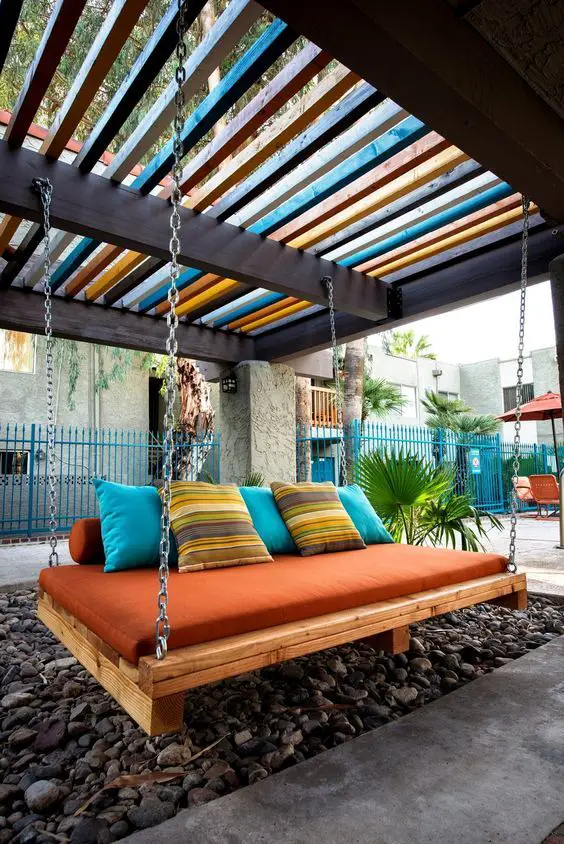 Outdoor Swing Beds: Elegance & Comfort for Garden and Porch Relaxation