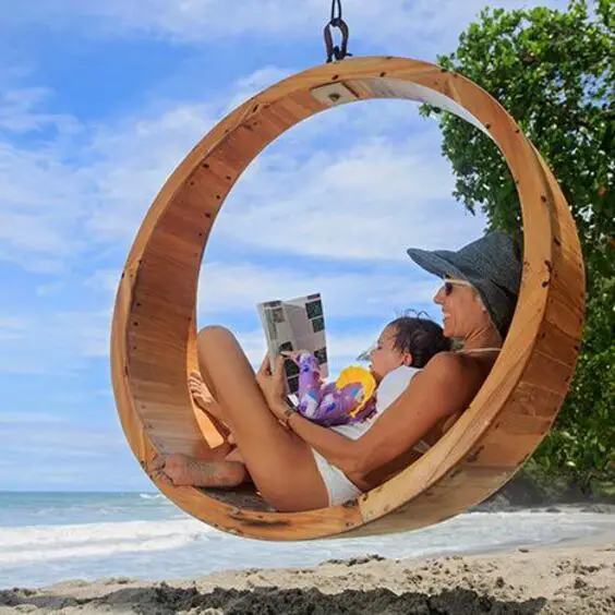 Stylish Outdoor Swing Chairs for Elegant Patio & Garden Makeovers