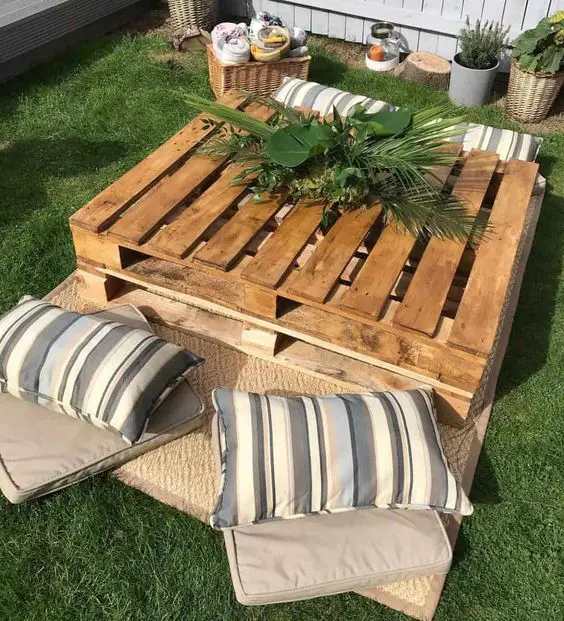 Transform Your Outdoors: Chic Pallet Chair Ideas for Patio and Garden - Eco-Friendly Elegance