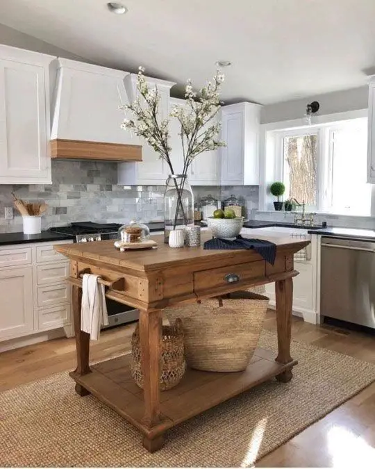Chic Farmhouse Kitchen Tables: Elevate Home with Style & Comfort