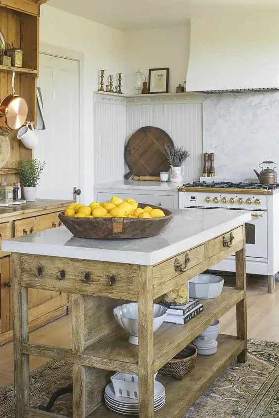 Chic Farmhouse Kitchen Tables: Elevate Home with Style & Comfort
