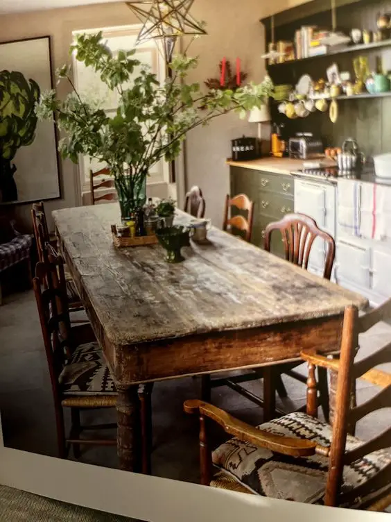 Chic Vintage Kitchen Tables: Timeless Decor & Style Ideas