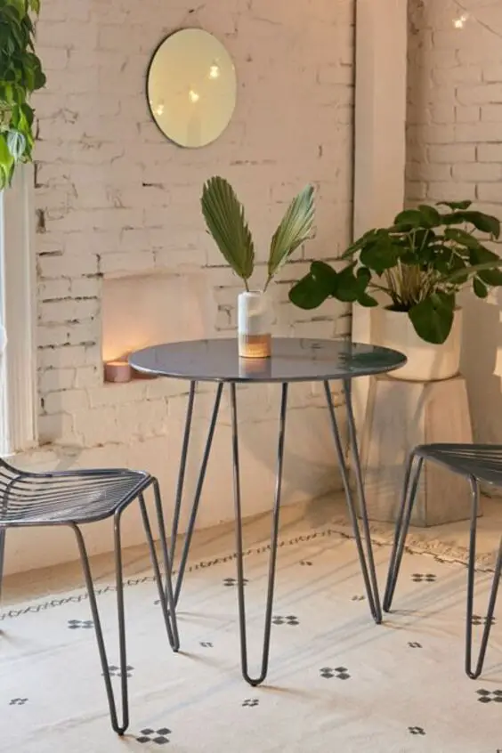 Elegant Metal Kitchen Tables: Diverse Designs & Chic Trends