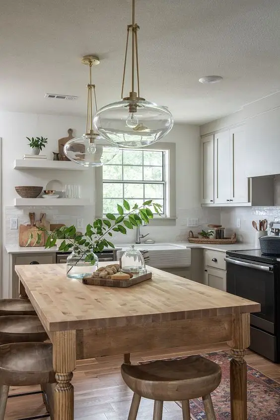 Chic Farmhouse Kitchen Tables: Elevate Home with Style & Comfort