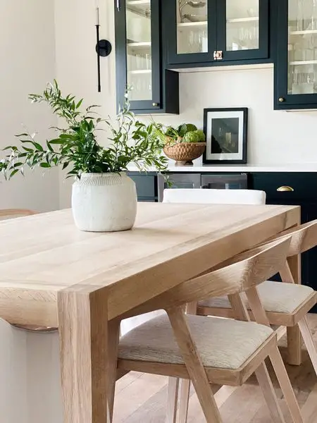 2024 Kitchen Table Trends: Chic Decor & Space-Saving Ideas