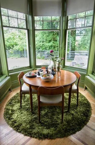 Chic Modern Kitchen Tables: Elevate Dining with Trendy Designs