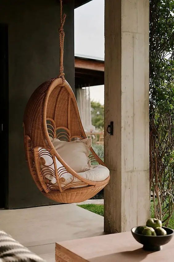 Egg Chair Outdoor Elegance: Top Styles for Chic Patio Decor
