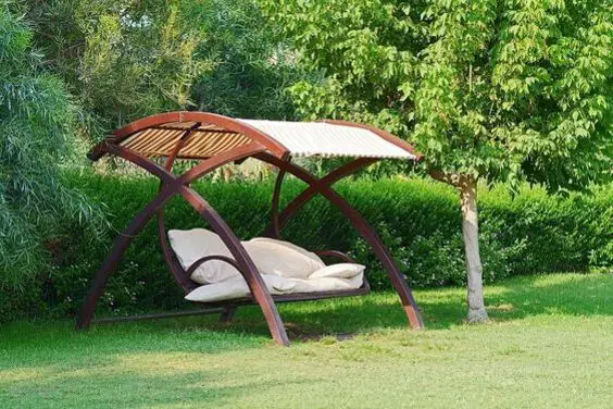 Find the Perfect Outdoor Swing with Canopy: Top Styles & Ideas for Your Garden
