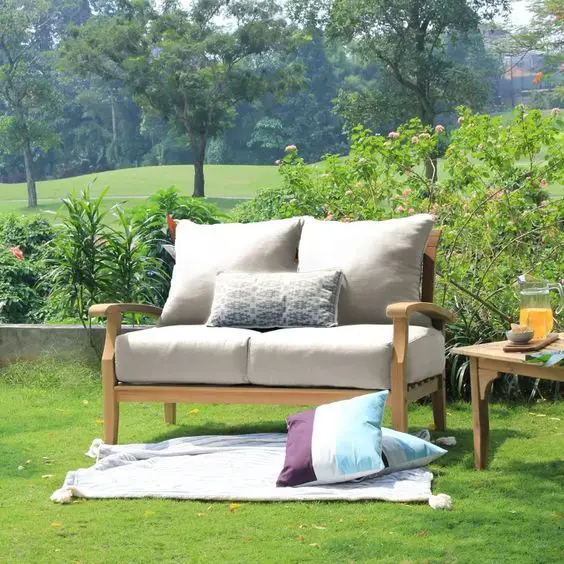 Explore Elegant Backyard Loveseats - Transform Outdoor Spaces | Home Decor