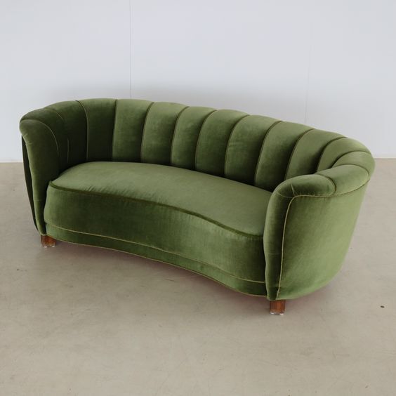 Chic Vintage Loveseats: Timeless Elegance for Modern Homes