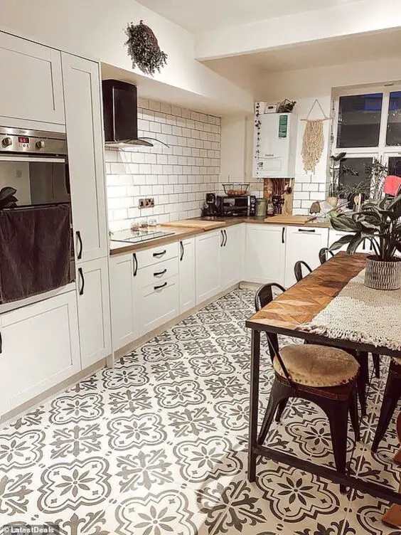 Top Kitchen Flooring Ideas 2024: Elegant to Rustic Designs Unveiled