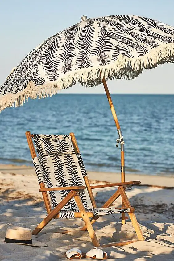 Luxurious Outdoor Lounge Chairs for Elegant Patios and Poolside Bliss