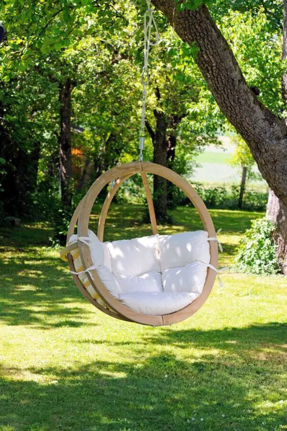 Elevate Outdoor Living with Stylish Hanging Chairs – Transform Your Patio Today