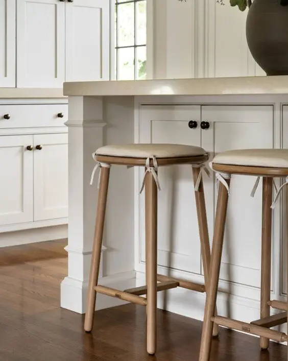 Stylish Kitchen Stools for Island - Find the Perfect Match for Your Home