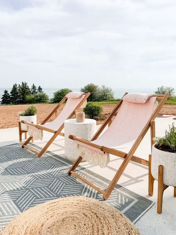 Luxurious Outdoor Lounge Chairs for Elegant Patios and Poolside Bliss