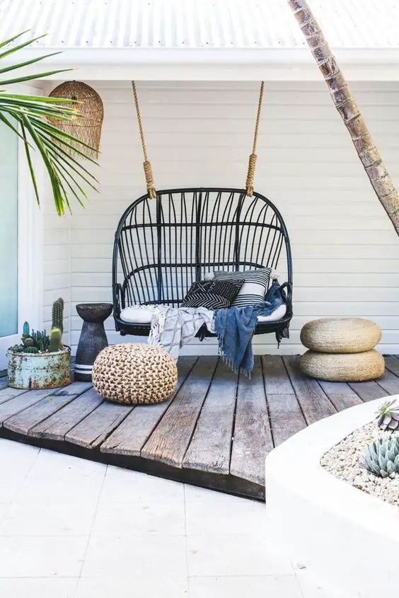 Elevate Outdoor Living with Stylish Hanging Chairs – Transform Your Patio Today