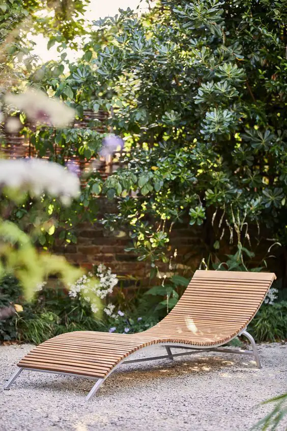 Luxurious Outdoor Lounge Chairs for Elegant Patios and Poolside Bliss