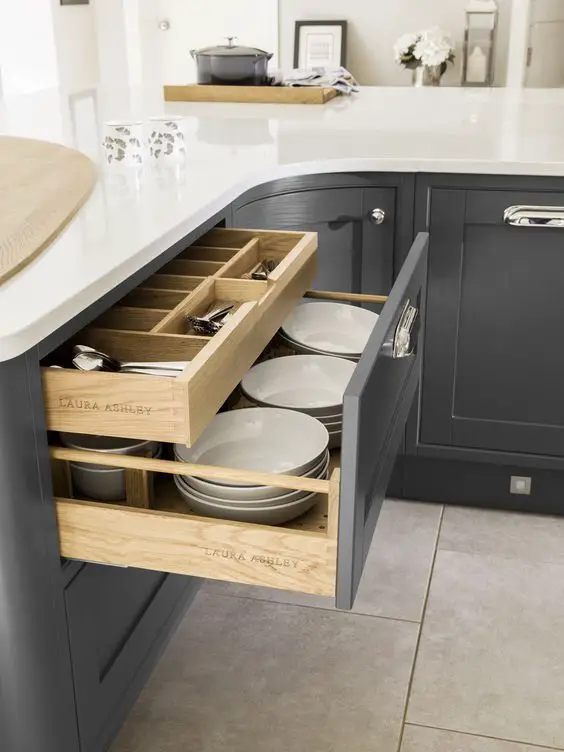 Innovative Kitchen Storage Ideas for Chic and Organized Spaces - Maximize Your Kitchen