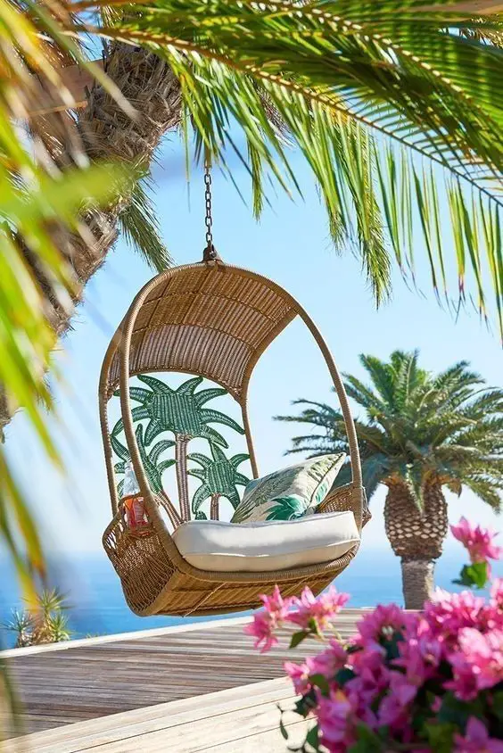 Egg Chair Outdoor Elegance: Top Styles for Chic Patio Decor