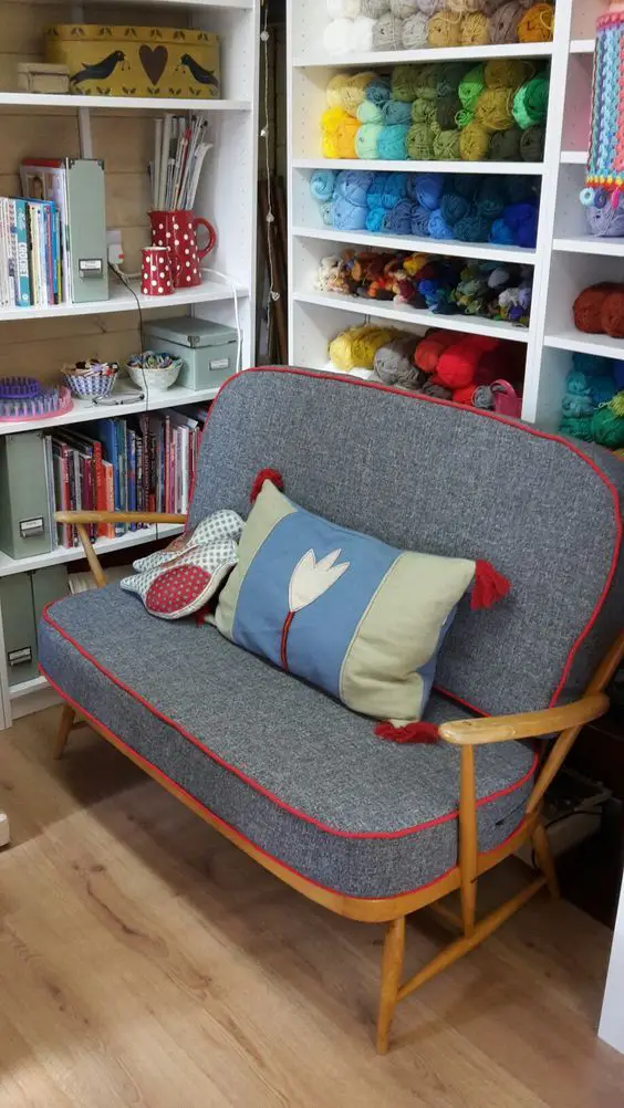 Chic Vintage Loveseats: Timeless Elegance for Modern Homes