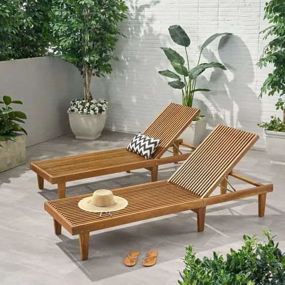 Luxurious Outdoor Lounge Chairs for Elegant Patios and Poolside Bliss