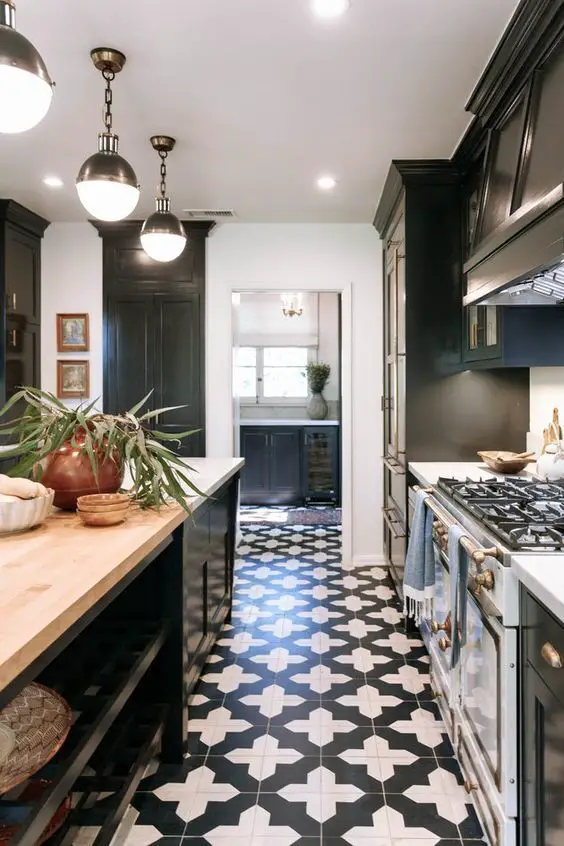 Explore Top Kitchen Flooring Ideas – From Tile to Vinyl Trends | Home Design