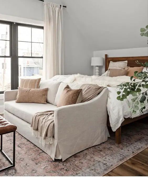 Transform Your Bedroom with Stylish Loveseats - Elegant & Cozy Design Ideas