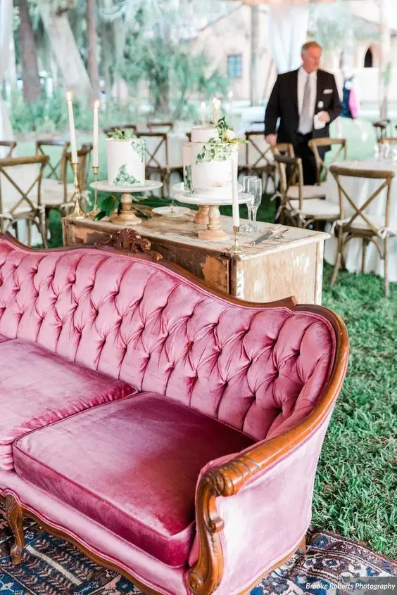 Chic Vintage Loveseats: Timeless Elegance for Modern Homes