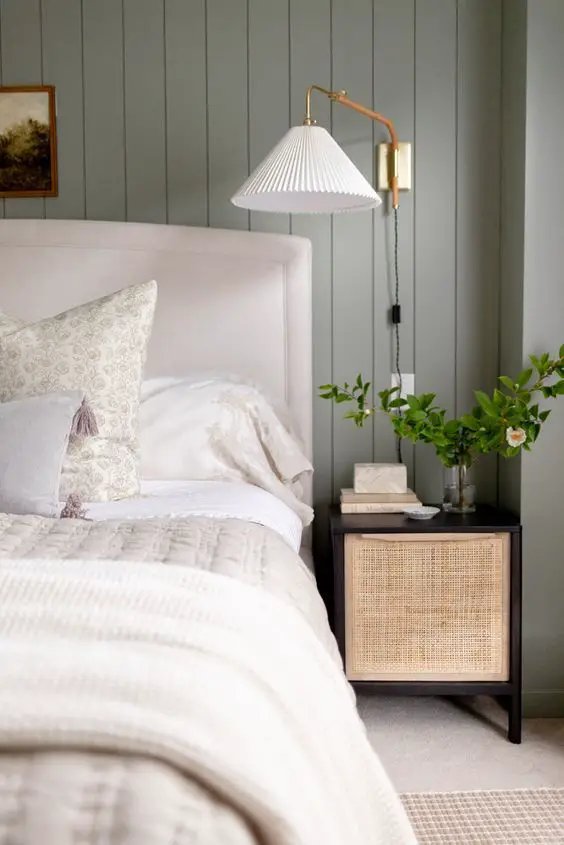Transform Your Bedroom with Elegant Lighting Ideas - Find Your Style!