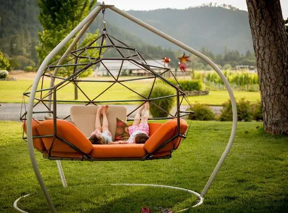 Find the Perfect Outdoor Swing with Canopy: Top Styles & Ideas for Your Garden