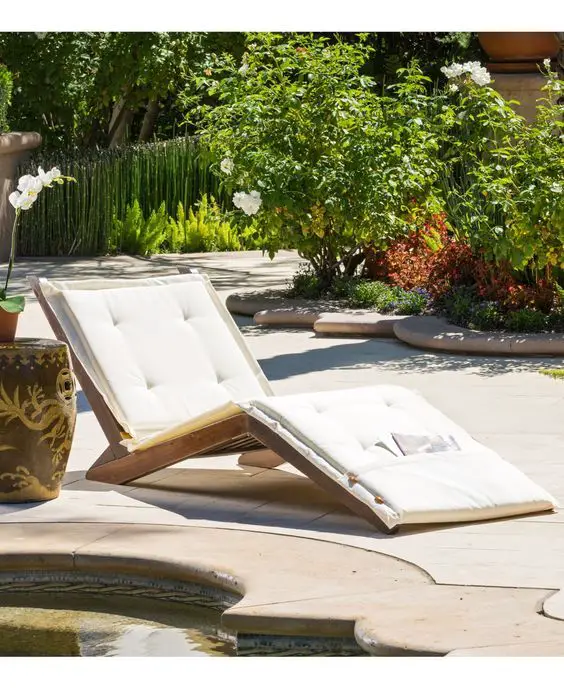 Luxurious Outdoor Lounge Chairs for Elegant Patios and Poolside Bliss
