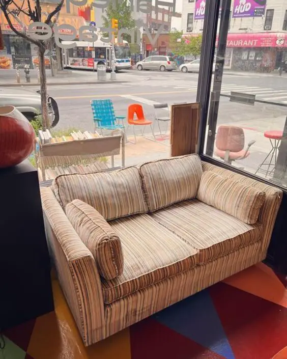 Chic Vintage Loveseats: Timeless Elegance for Modern Homes