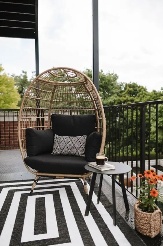Egg Chair Outdoor Elegance: Top Styles for Chic Patio Decor