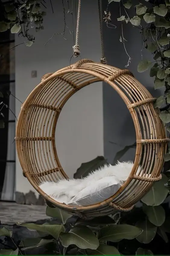 Elevate Outdoor Living with Stylish Hanging Chairs – Transform Your Patio Today
