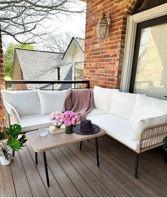 Chic Porch Loveseat Designs: Inspire Outdoor Relaxation