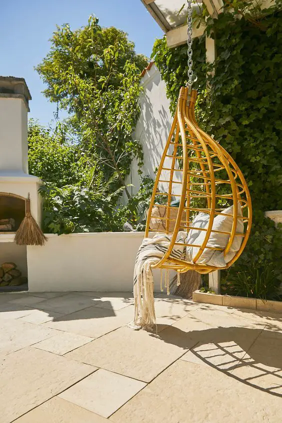 Egg Chair Outdoor Elegance: Top Styles for Chic Patio Decor