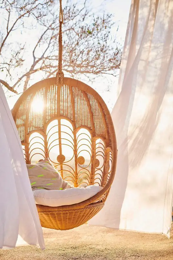 Elevate Outdoor Living with Stylish Hanging Chairs – Transform Your Patio Today