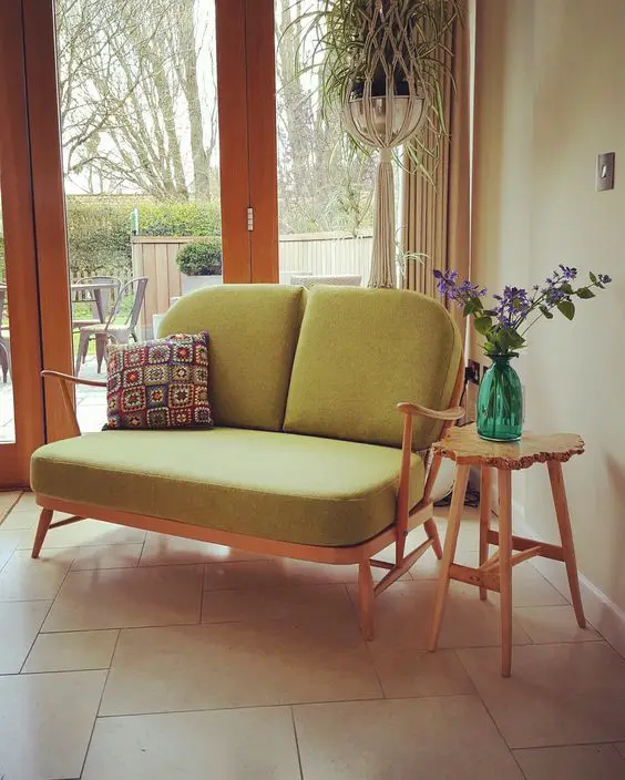 Chic Vintage Loveseats: Timeless Elegance for Modern Homes