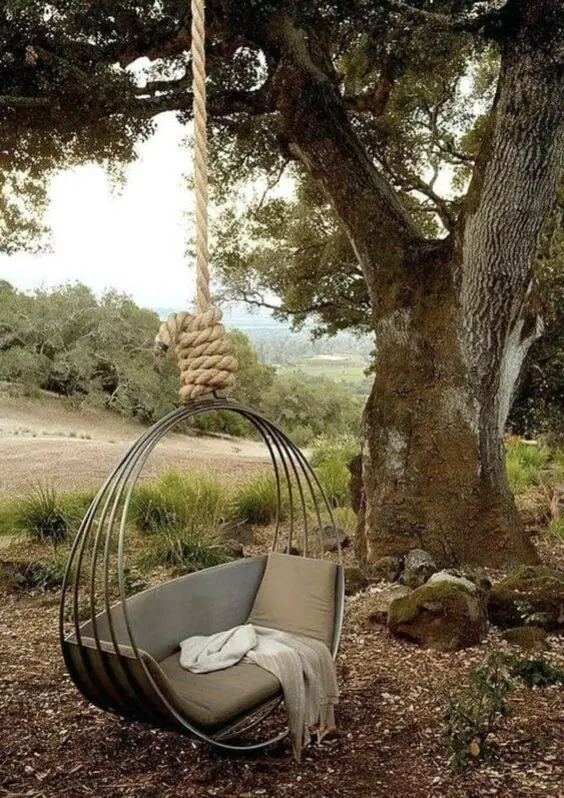 Egg Chair Outdoor Elegance: Top Styles for Chic Patio Decor