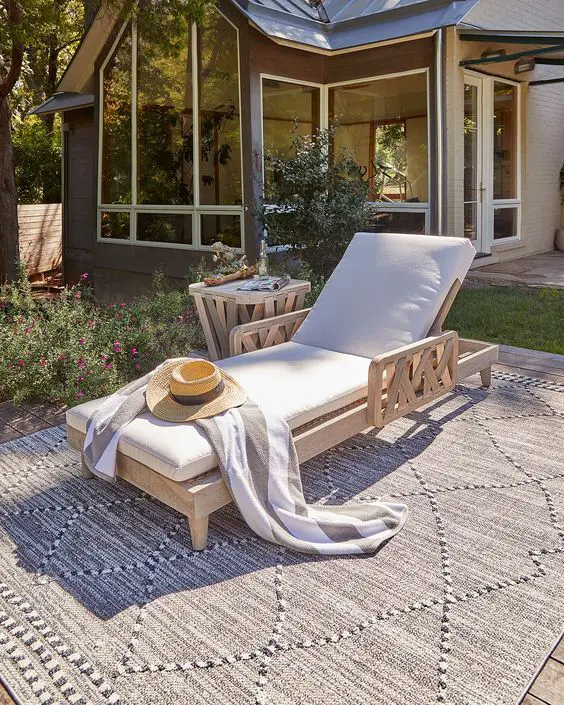 Luxurious Outdoor Lounge Chairs for Elegant Patios and Poolside Bliss