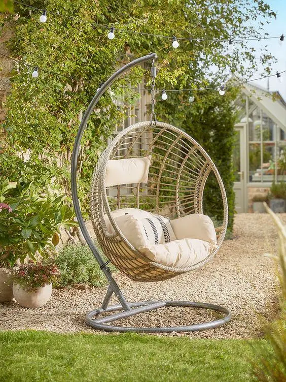 Egg Chair Outdoor Elegance: Top Styles for Chic Patio Decor