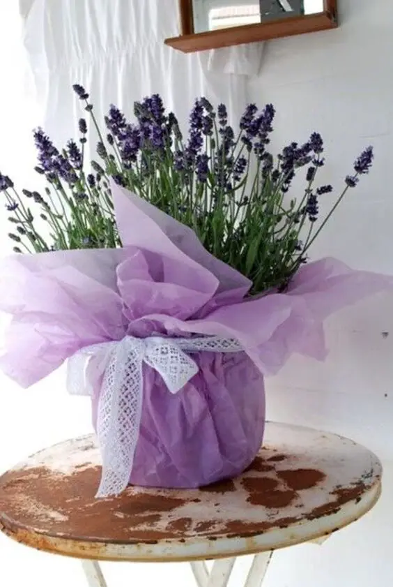 Vibrant Summer Home Decor Ideas: Fresh, DIY Floral Touches
