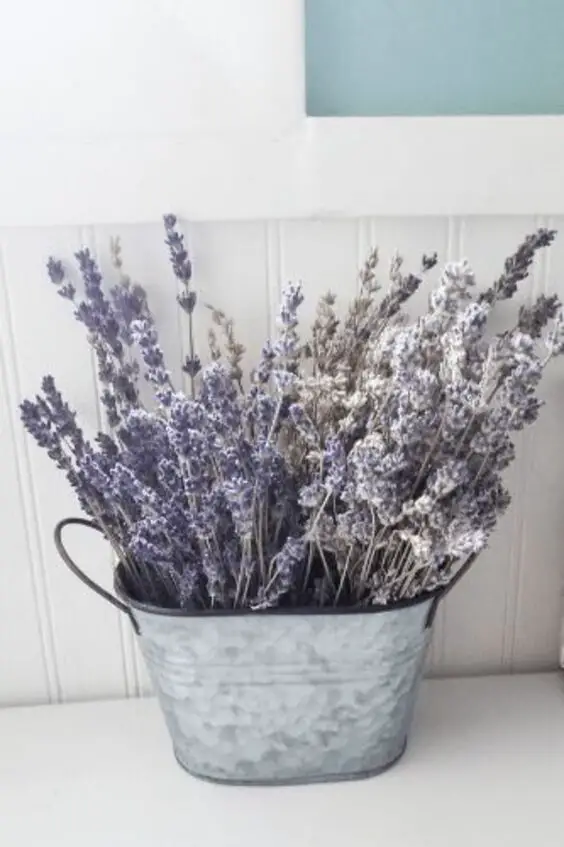 Vibrant Summer Home Decor Ideas: Fresh, DIY Floral Touches