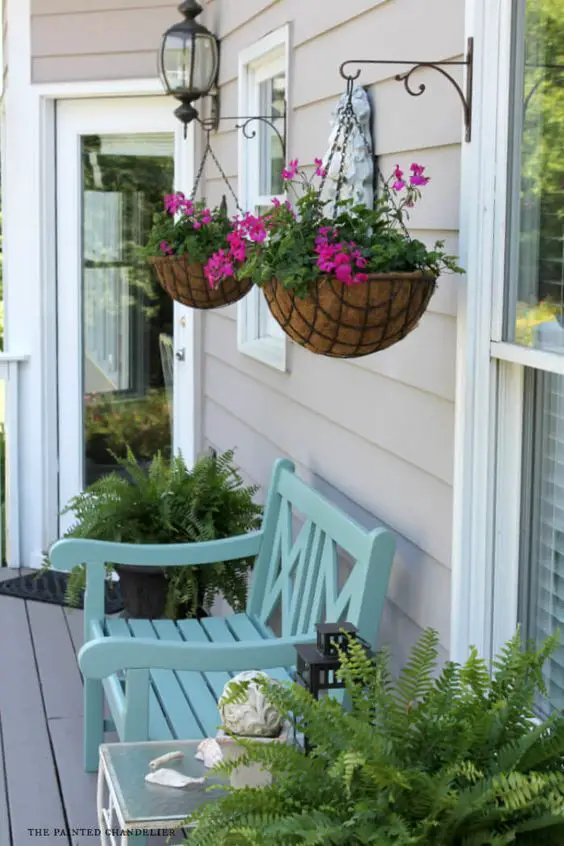 Summer Porch Decor Ideas: Embrace Seasonal Charm & Vibrancy