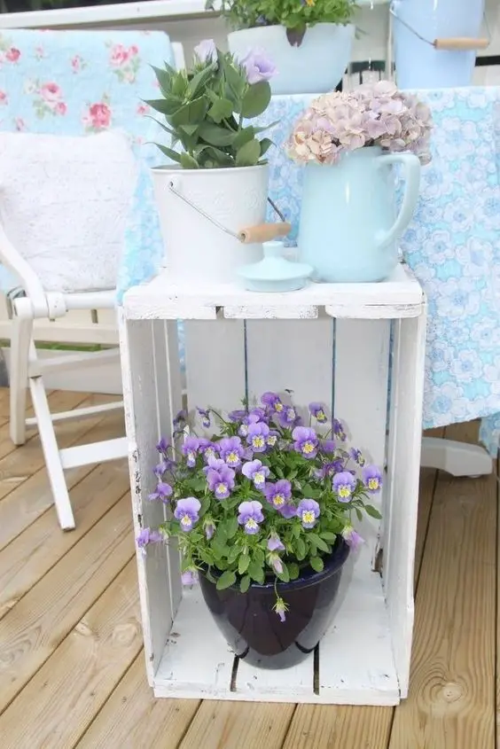 Summer Outdoor Decor: Vibrant Gardens & Porch Design Ideas