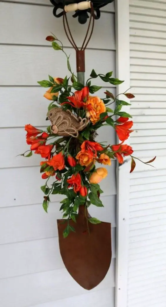 Summer Porch Decor Ideas: Embrace Seasonal Charm & Vibrancy